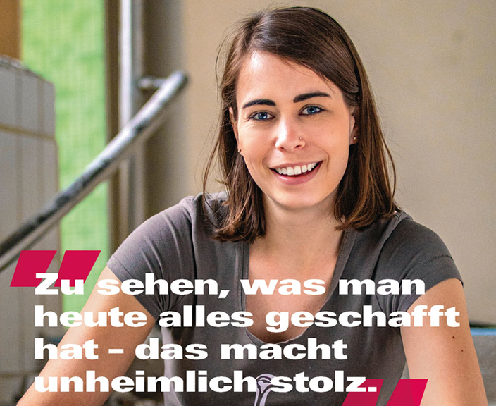 Person beim Mauern Person beim Mauern