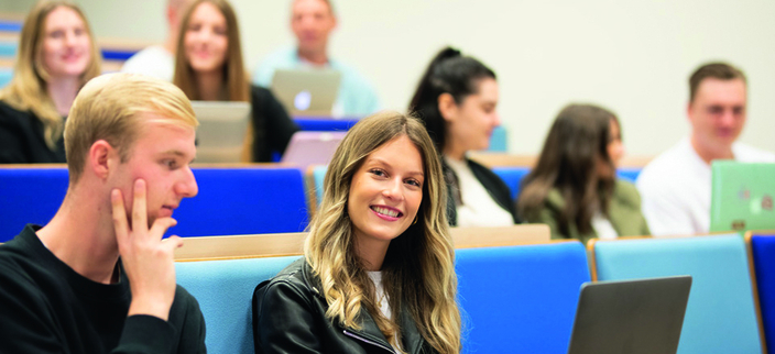 Studierende in Hörsaal Studierende in Hörsaal