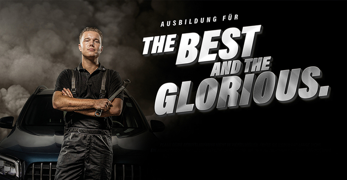 Junge Person mit Werkzeug in der Hand vor einem Auto mit einem düsteren Hintergrund, Bildaufschrift: Ausbildung für the best and the glorious. Junge Person mit Werkzeug in der Hand vor einem Auto mit einem düsteren Hintergrund, Bildaufschrift: Ausbildung für the best and the glorious.