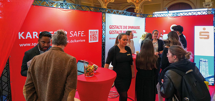 Gesprächssitutation auf einer Messe Gesprächssitutation auf einer Messe