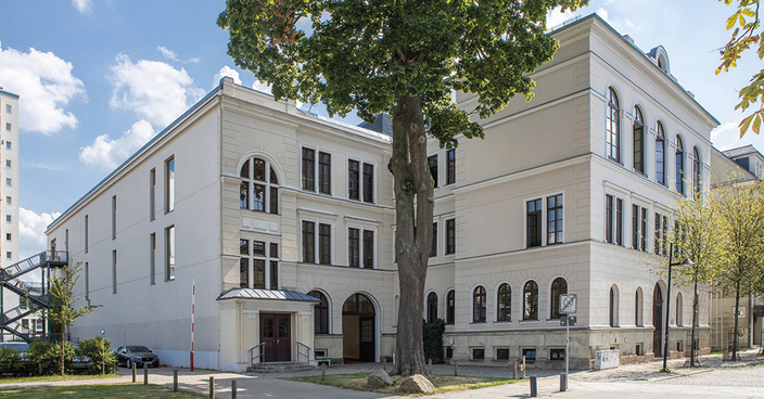 Aussenaufnahme des Schulgebäudes Aussenaufnahme des Schulgebäudes