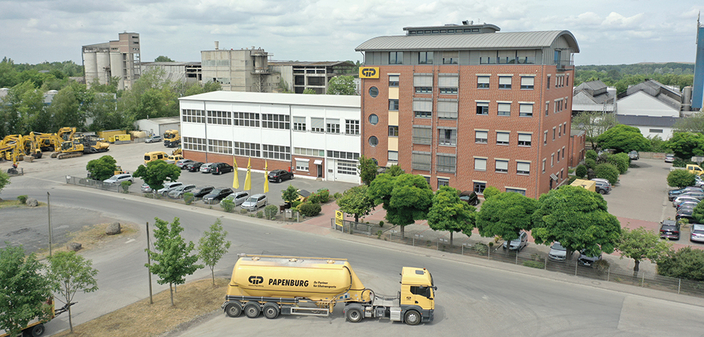 Firmengebäude und Straßenansicht GP Günter Papenburg Firmengebäude und Straßenansicht GP Günter Papenburg