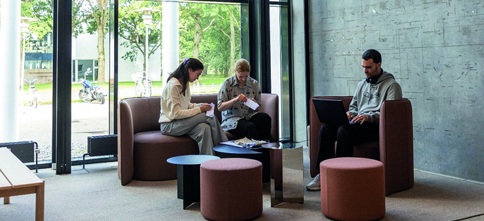 Studierende auf dem Campus Studierende auf dem Campus