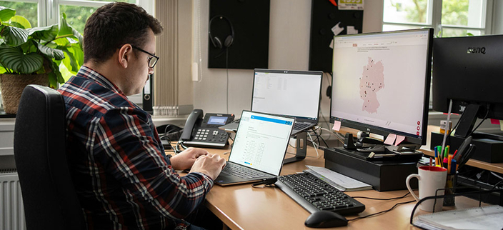 Mensch vorm Computer Mensch vorm Computer