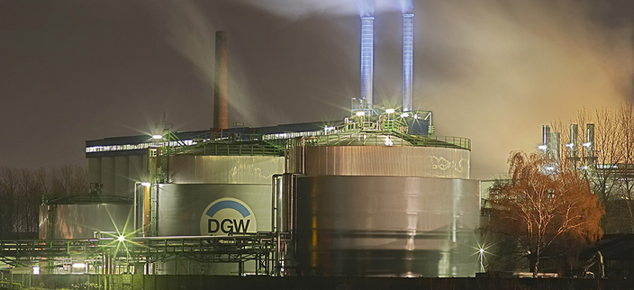 Die Produktionsstätte der DGW - KG Deutsche Gasrußwerke am Dortmunder Hafen