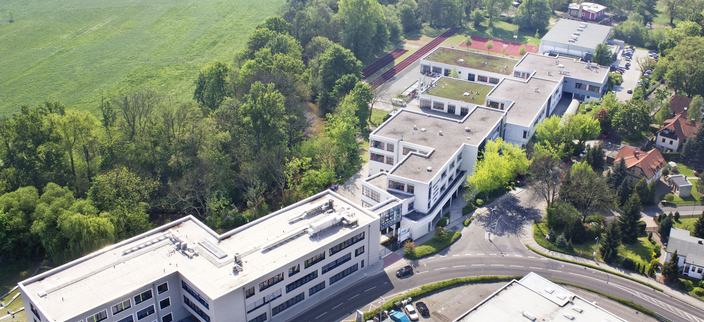 Luftbild Schulgebäude