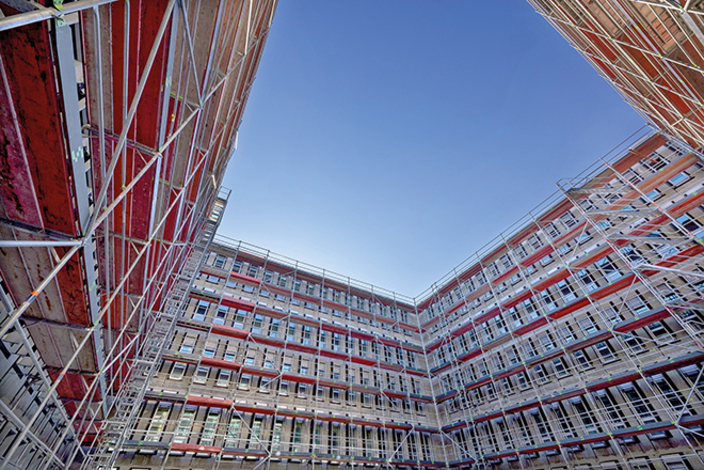 Eingerüstetes Gebäude. Eingerüstetes Gebäude.