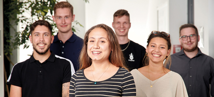 Gruppenbild junger Menschen Gruppenbild junger Menschen