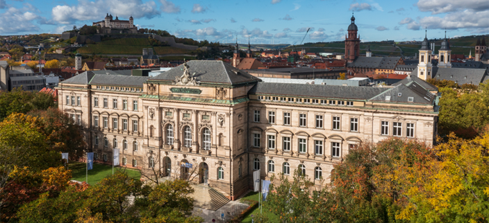 Aussenansicht Universitätsgebäude Julius-Maximilians-Universität Würzburg
