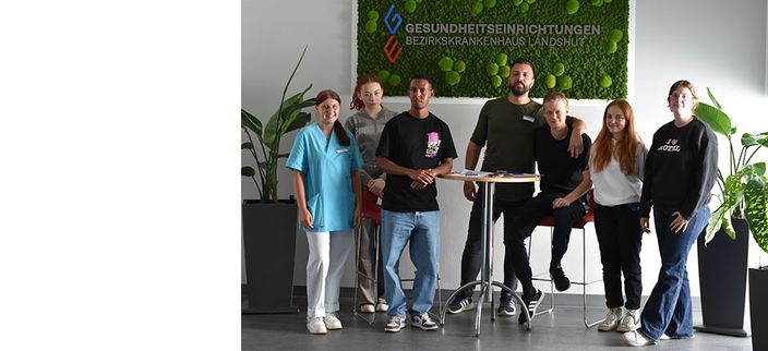 Gruppenfoto von sieben Mitarbeitenden des Bezirkskrankenhauses Landshut