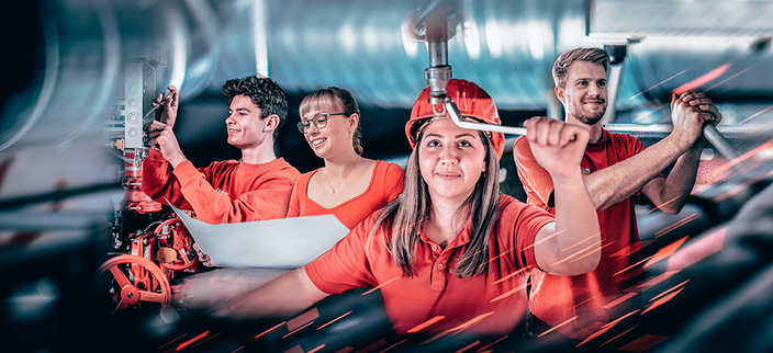 Bildcollage von 4 jungen Menschen in roten Minimax shirts, teilweise mit Bauhelm, die an Rohren arbeiten Bildcollage von 4 jungen Menschen in roten Minimax shirts, teilweise mit Bauhelm, die an Rohren arbeiten