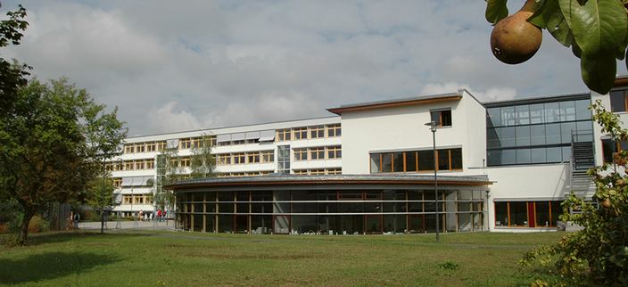 Ansicht Schulgebäude von außen Ansicht Schulgebäude von außen