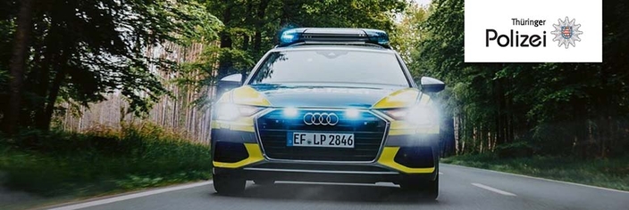 Frontalansicht eines PKW der Thüringer Polizei im Einsatz Frontalansicht eines PKW der Thüringer Polizei im Einsatz