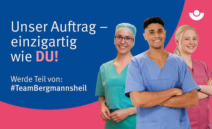 Drei Mitarbeitende des Klinikums in Pflegebekleidung, Bildaufschrift: Unser Auftrag – einzigartig wie du! Drei Mitarbeitende des Klinikums in Pflegebekleidung, Bildaufschrift: Unser Auftrag – einzigartig wie du!