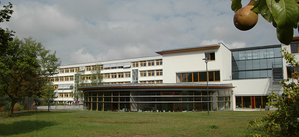 Ansicht Schulgebäude von außen Ansicht Schulgebäude von außen