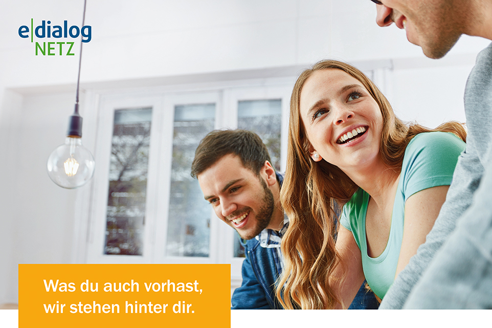 Drei Personen neben dem Spruch "Was su auch vorhast, wir stehen hinter dir."