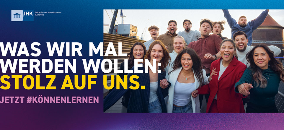 Banner mit dem Slogan "WAS WIR MAL WERDEN WOLLEN: STOLZ AUF UNS." Banner mit dem Slogan "WAS WIR MAL WERDEN WOLLEN: STOLZ AUF UNS."