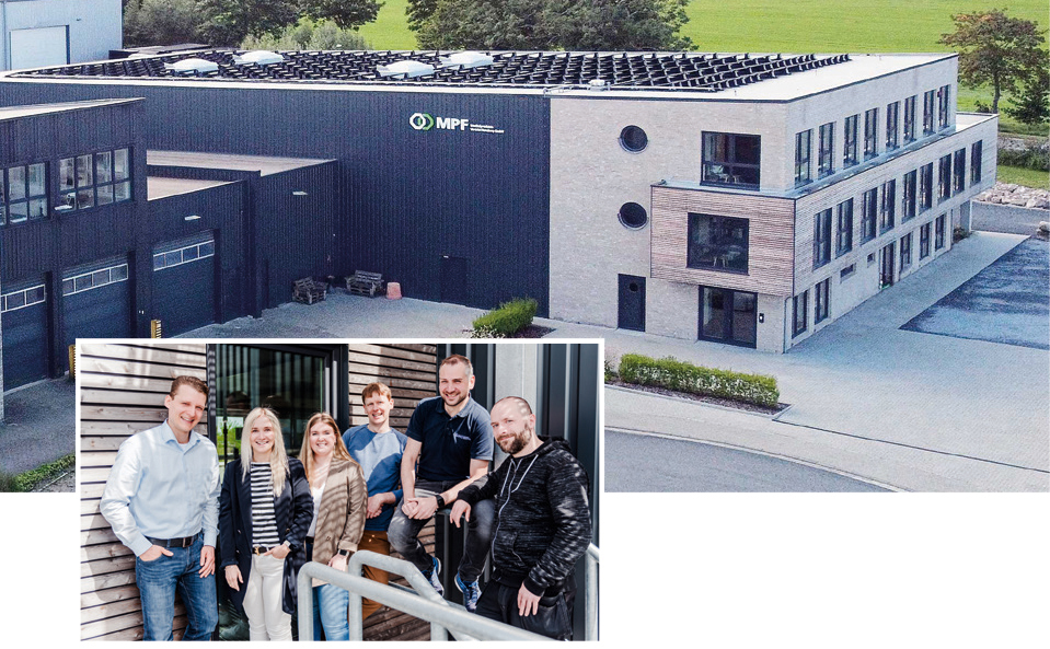 Bildcollage: Im Vordergrund sechs lächelnde Mitarbeitende, im Hintergrund das Firmengebäude