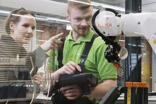 Ausbildung u. duales Studium bei Schüco International